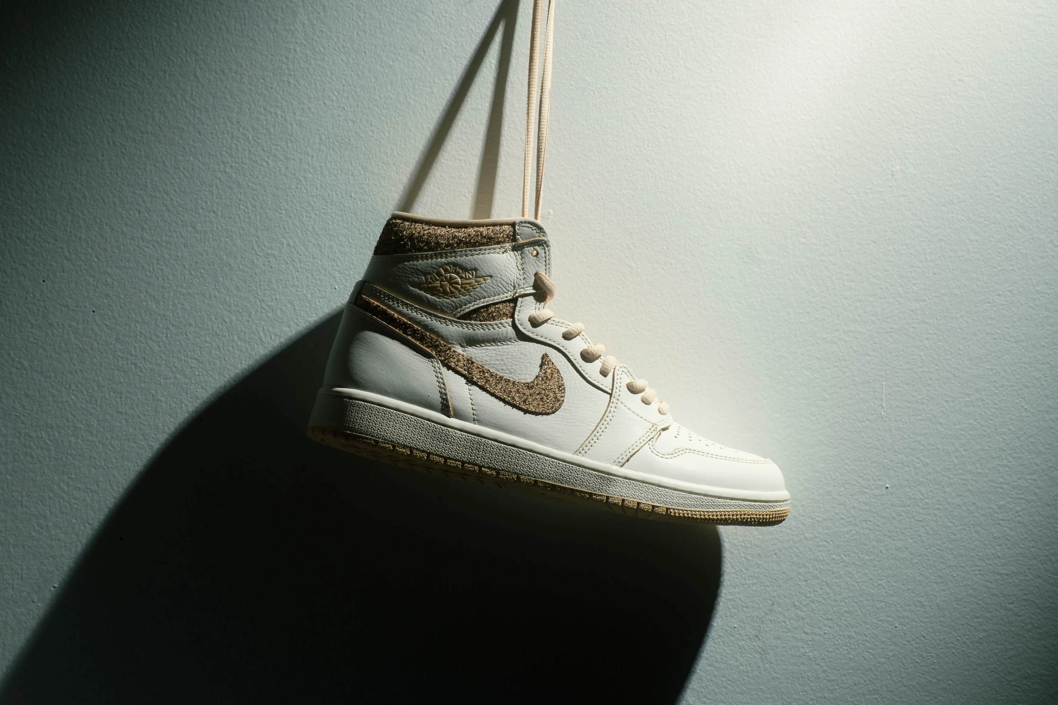 Air Jordan 1 Retro High OG Craft Vibrations of Naija - Sail/Pale Vanilla/Black - Image 5