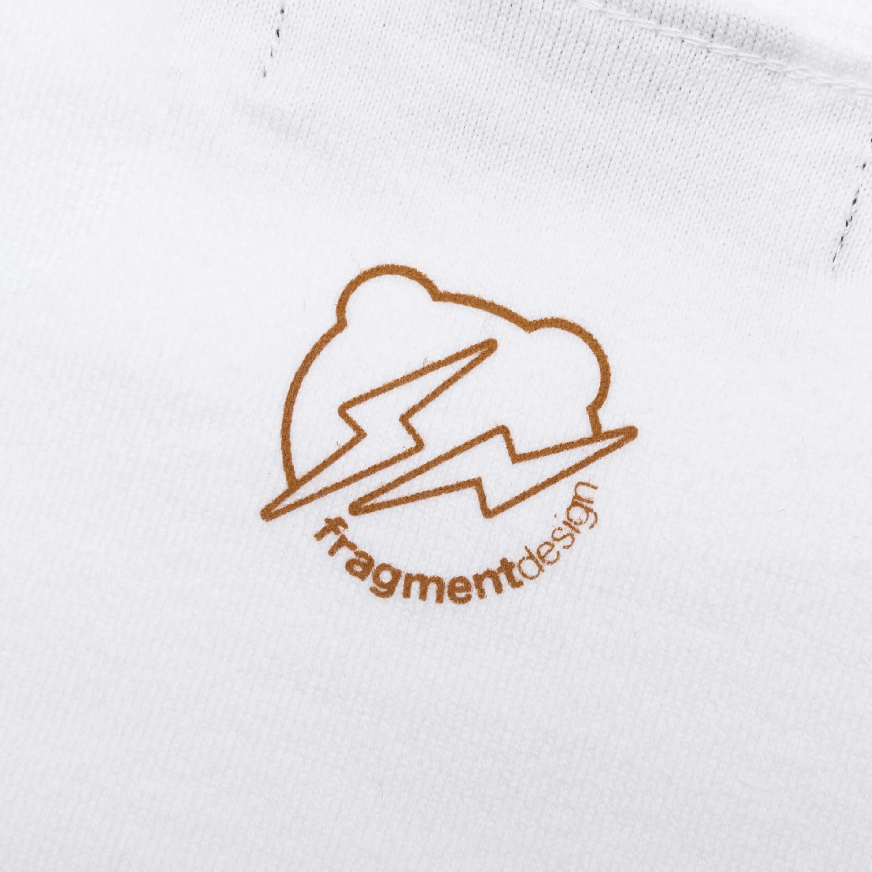 Medicom Toy x fragment design Fur Logo BE@RTEE - White - Image 4
