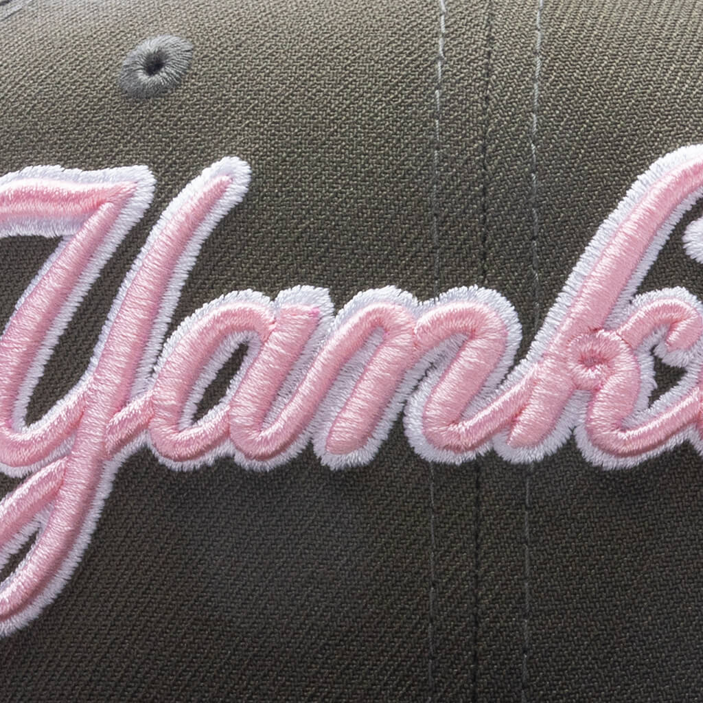 FEATURE x New Era 59FIFTY Fitted NY Yankees 50th Anniversary - Olive/Walnut - Image 4