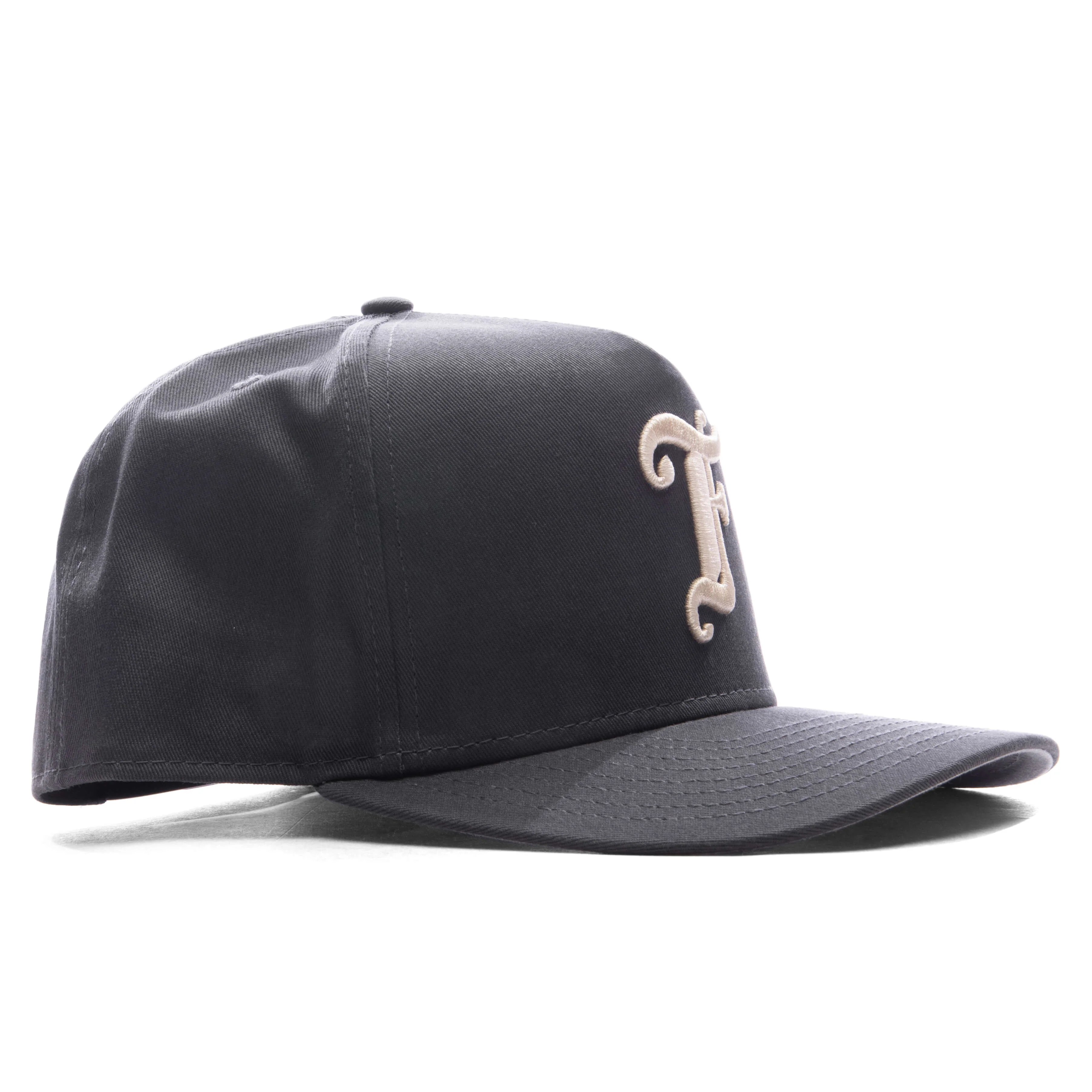 FEATURE x New Era 9FIFTY Curved A-Frame Old English F Snapback - Graphite - Image 3