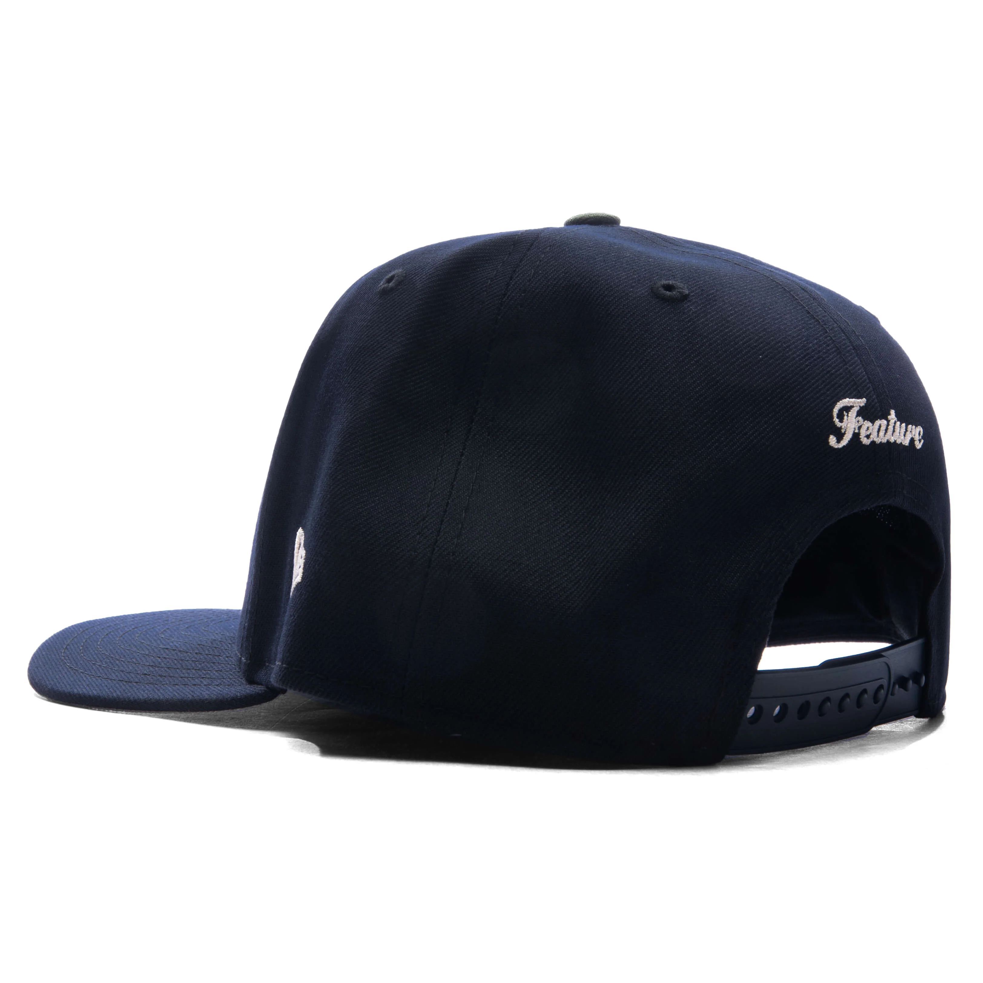 FEATURE x New Era 9FIFTY Curved A-Frame Old English F Snapback - Navy - Image 4