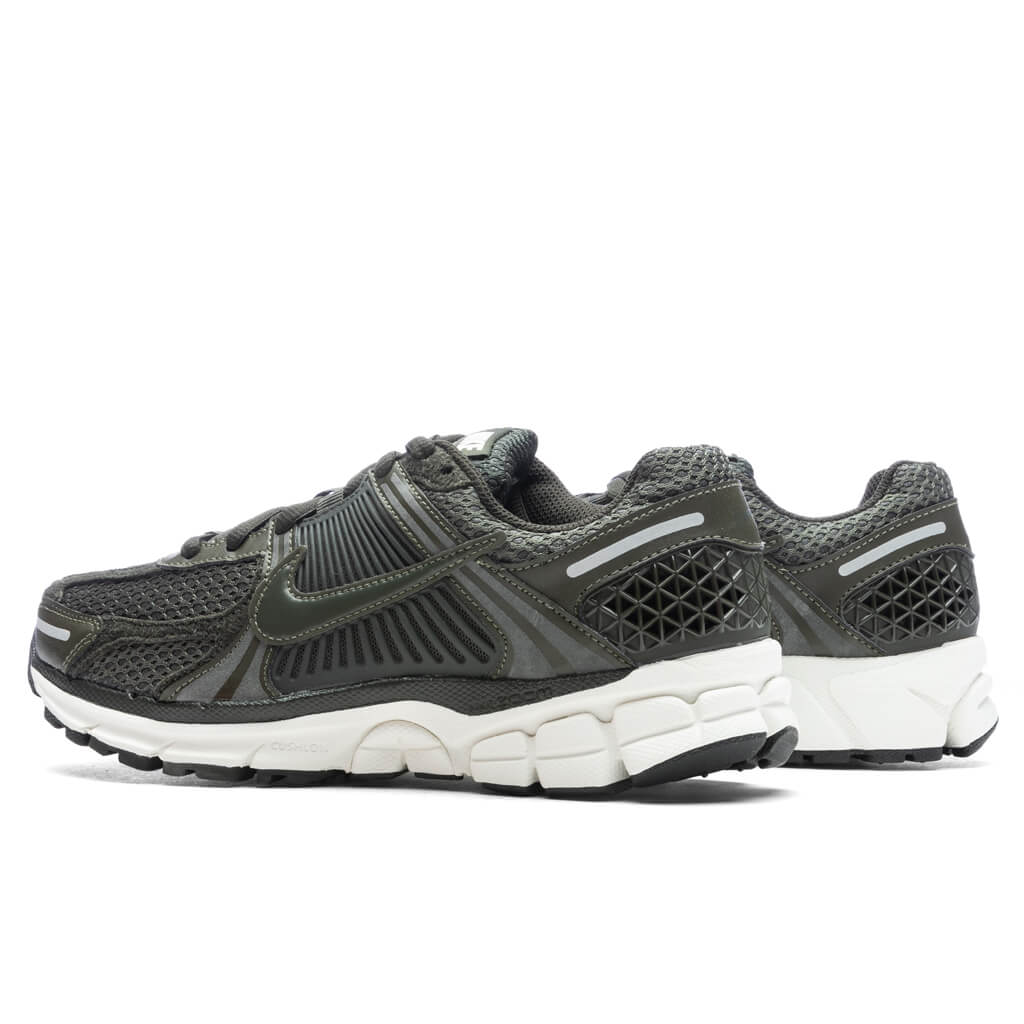 Women's Zoom Vomero 5 - Cargo Khaki/Sequoia/Metallic Silver - Image 3