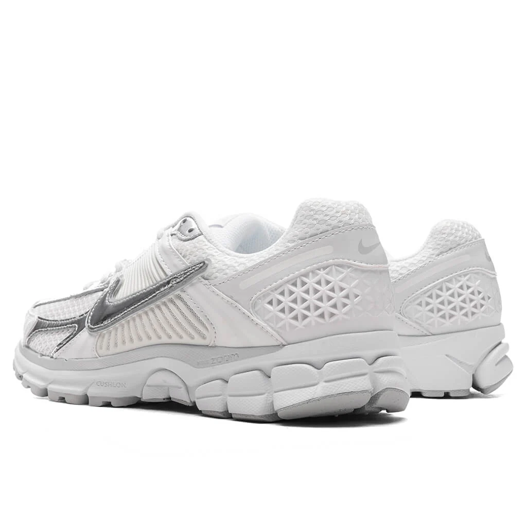 Women's Zoom Vomero 5 - White/Metallic Silver/Summit White - Image 3