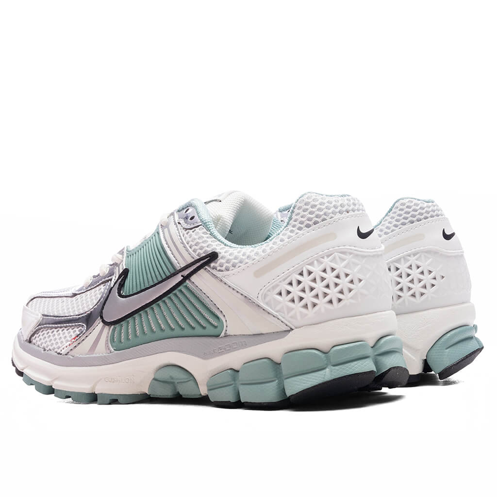 Women's Zoom Vomero 5 - Summit White/Metallic Silver/Wolf Grey - Image 3